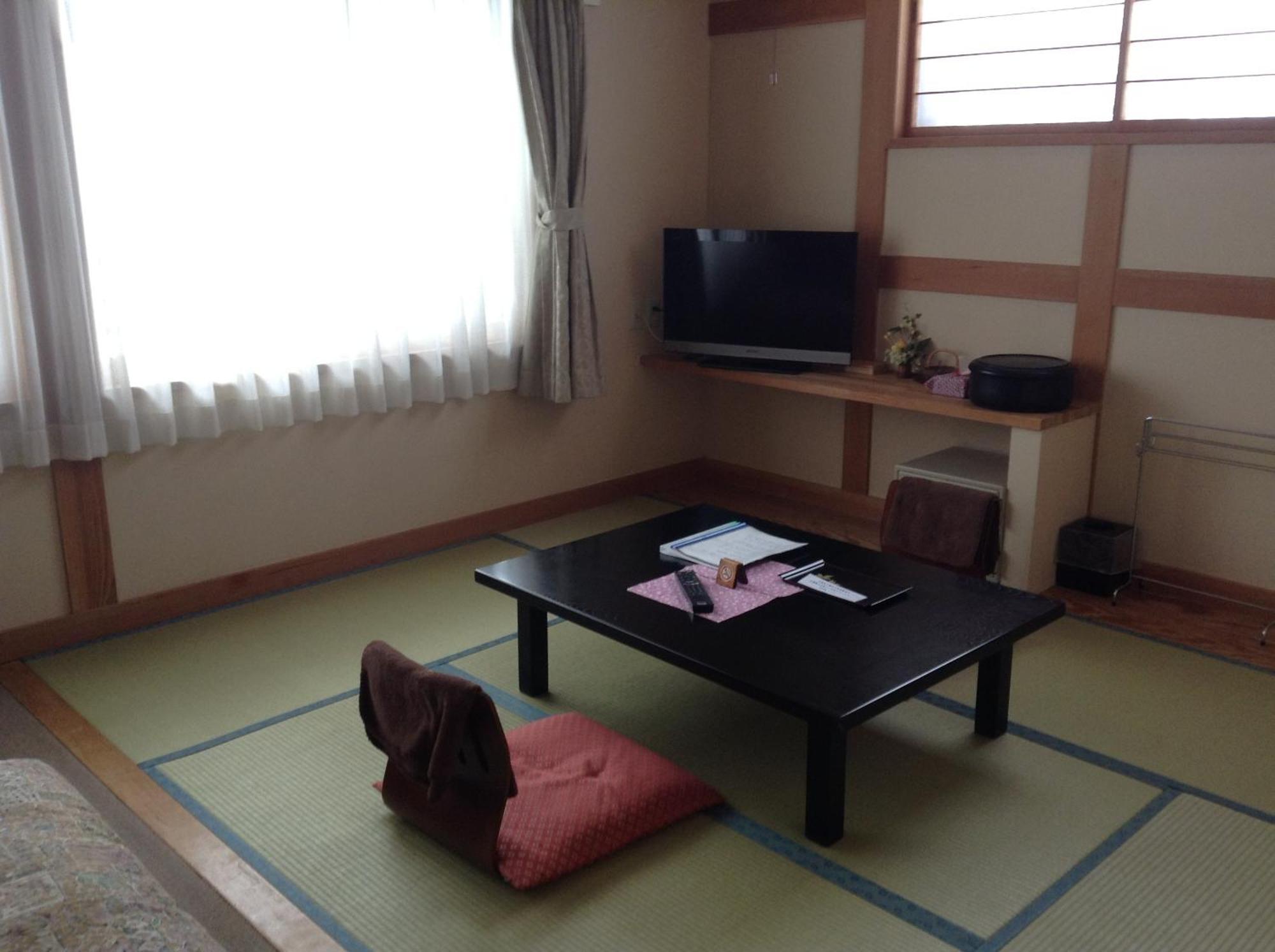 Minamiya 山とねこと遊ぶ宿 みなみ家 Hakuba Eksteriør billede