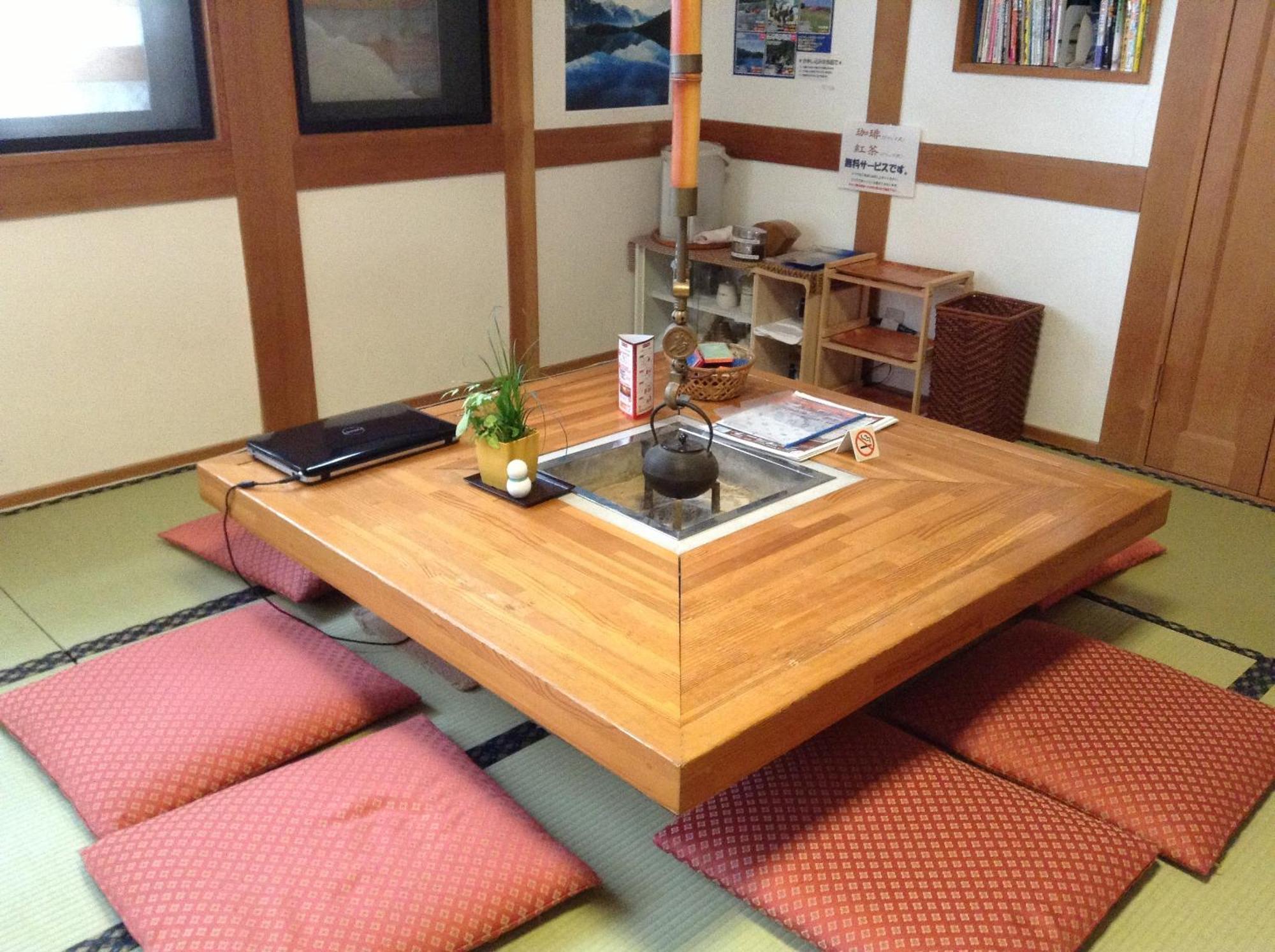 Minamiya 山とねこと遊ぶ宿 みなみ家 Hakuba Eksteriør billede